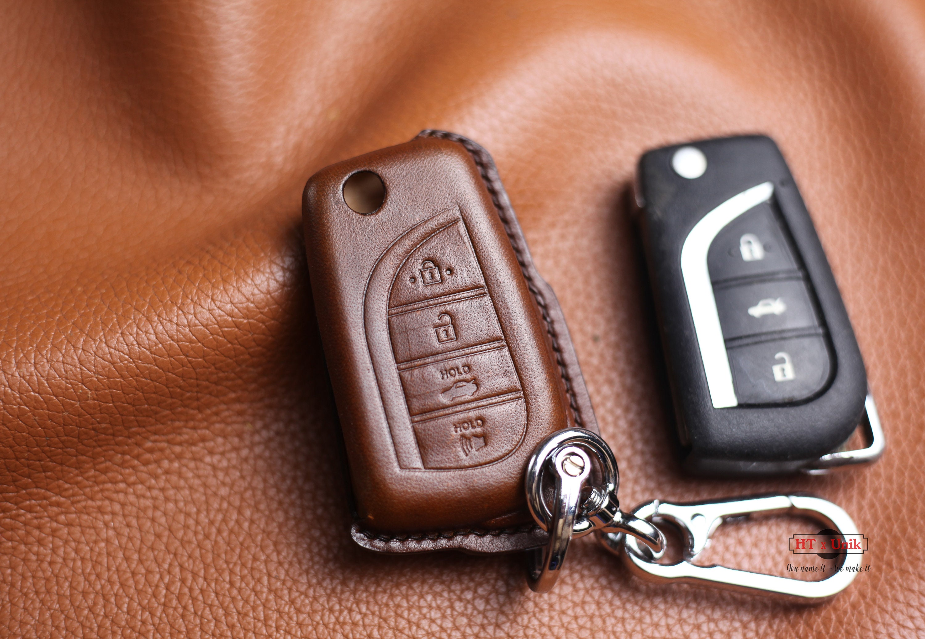 Keyzone leather key cover for Fortuner, Fortuner Legender 3 button smart  key (KZL18_3b)