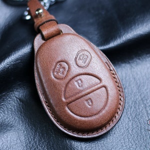 Leather Case Cover for Sequoia Sienna Tacoma Tundra Highlander Fob Protect 4Runner Solara Remote Control Key Fob Shell Customized Lanyard
