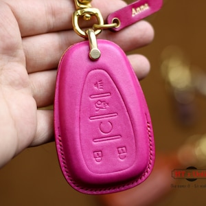 Leather Key Fob Cover Case for Chevy Traverse Trailblazer Blazer Camaro Chevy Bolt Cruze Equinox Malibu Sonicc Spark Trax Volt Key Holder