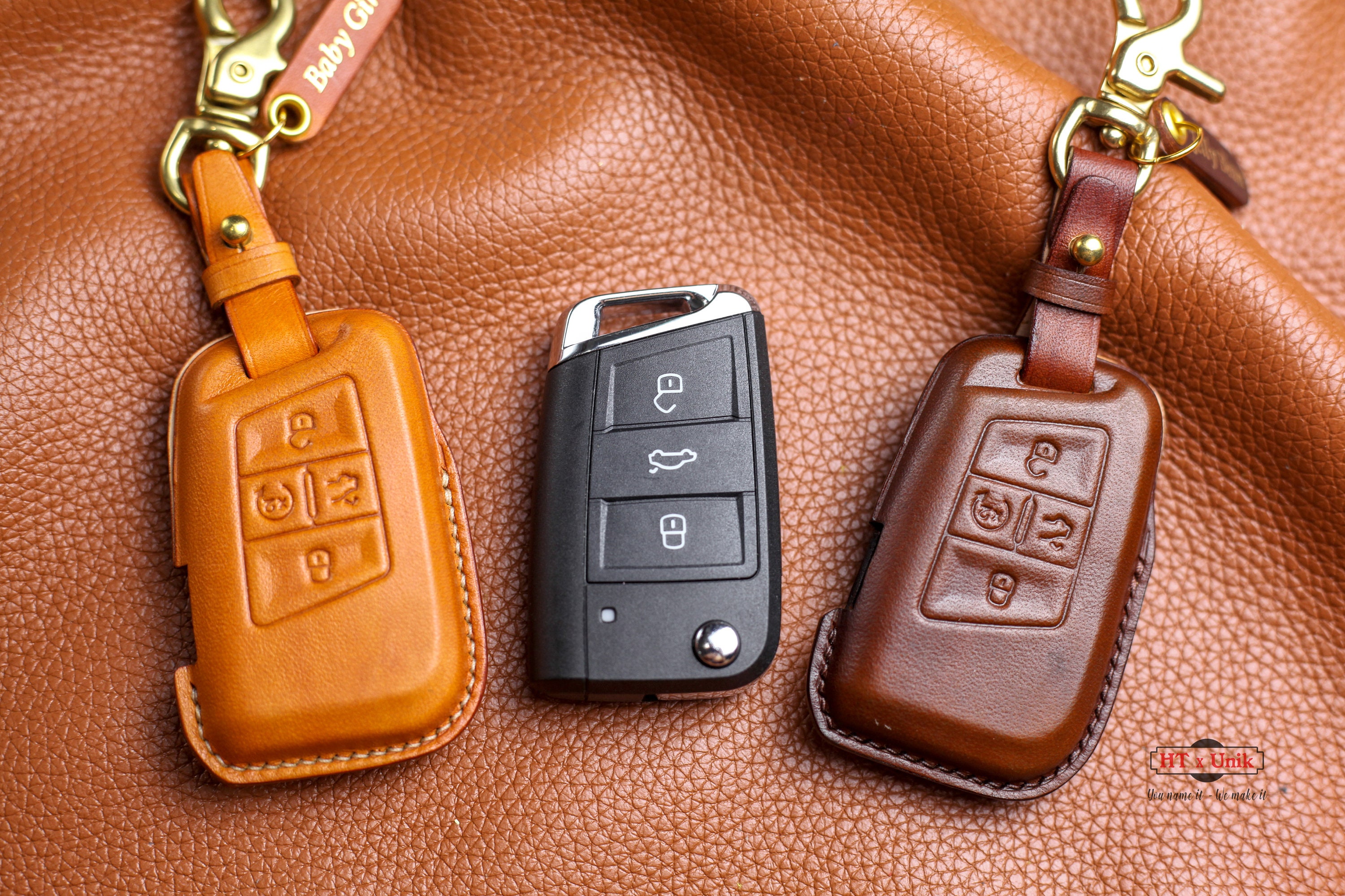 Custom Cow Leather Material Car Key Cover with Key Chain for VW Smart Car  Key Case Pouch Accessory Fashion Car Key Holder Protective Suitable Key  Shell - China Leather Key Chain and