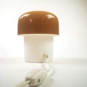 Lámpara de mesa Meblo Guzzini vintage marrón y blanco, Luiggi Massoni, luz retro de mesita de noche, diseño de lámpara de los años 70, lámpara vintage de champiñones