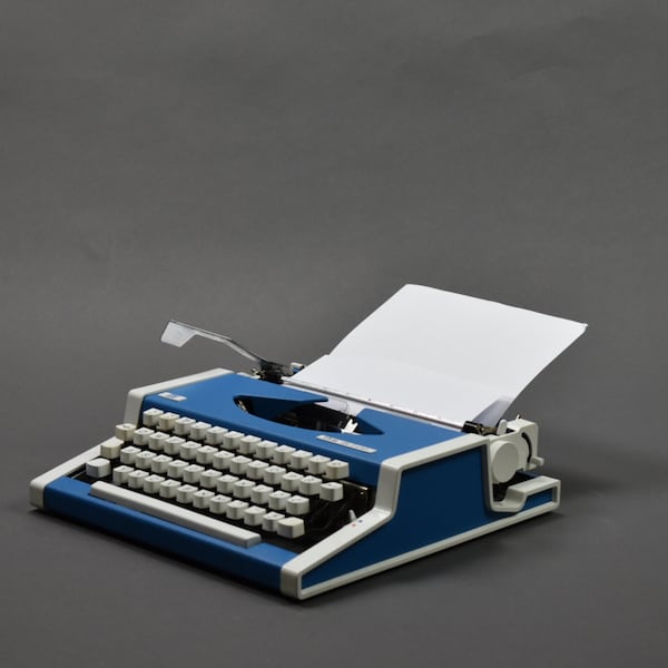 Vintage Blue Working Unis Tbm Typewriter, 80s Typewriter, Manual Typewriter, Yugoslavia Design, Vintage Design, Retro Decor, Space Age, MCM