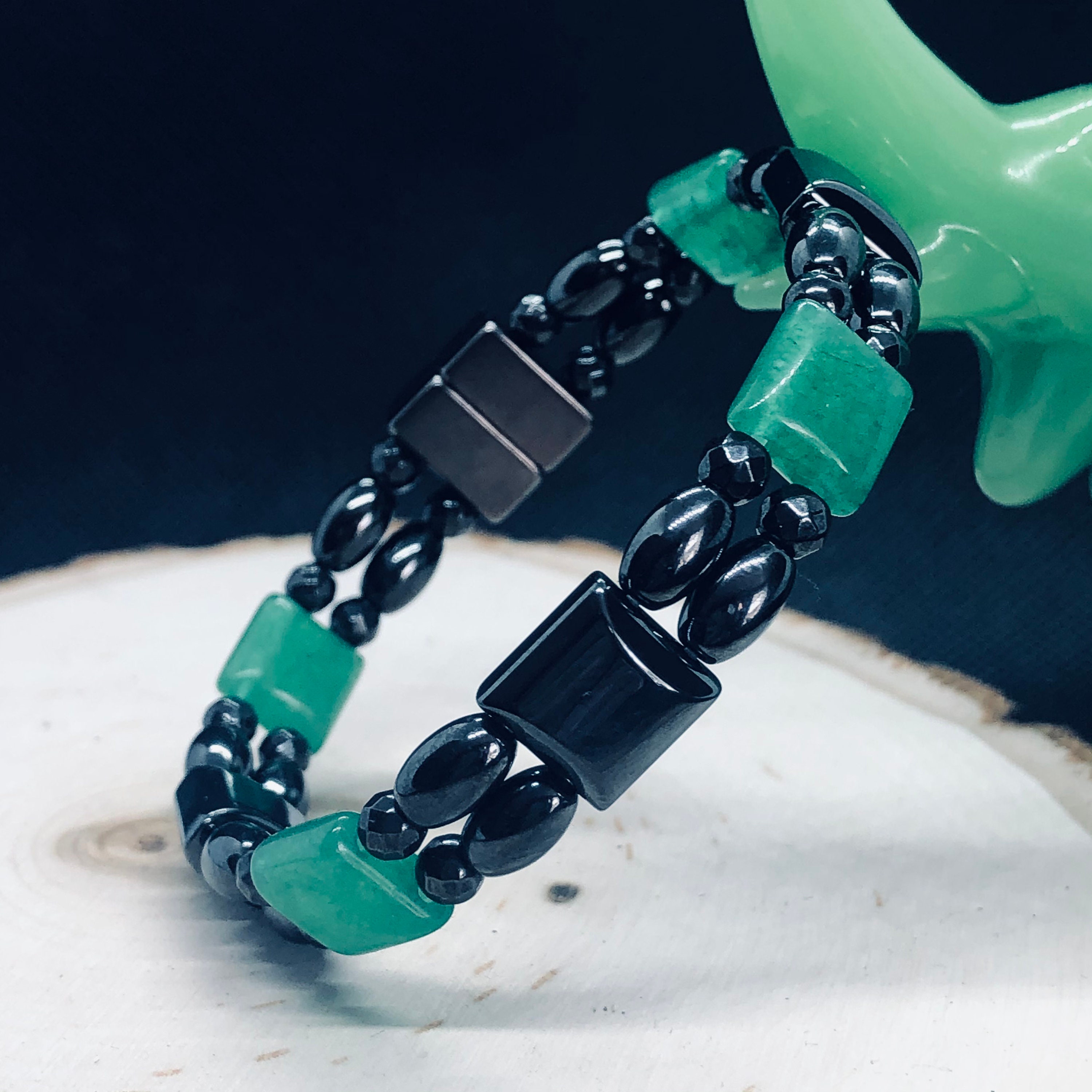 arabisk log aften Green Jade Gemstone Magnetic therapy bracelet with high power magnet beads,  Internal organs, Metabolism, emotional healing, Wisdom, detox