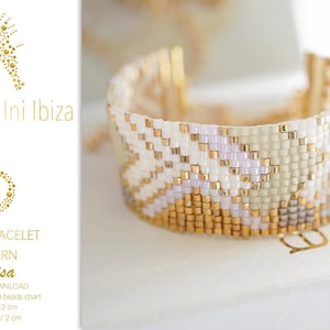 Könnte beinhalten: Ein weißes, goldenes und hellviolettes Perlenarmband mit geometrischem Muster. Das Armband ist 12 cm lang und 2 cm breit. Das Armband ist aus Miyuki Delica 11/0 Perlen gefertigt. Das Muster heißt "Louisa".