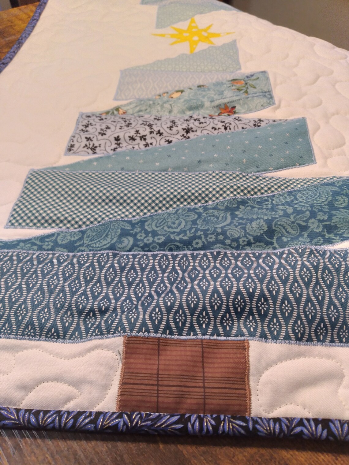 Ribbon Christmas Tree Pattern, Applique, Table Runner, Wall Hanging, Quilted, Intermediate