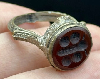 Atemberaubender alter antiker römischer Ring mit Intaglio-Steineinsatz E