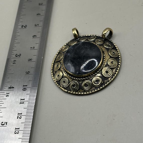 Pendentif Vintage Fait Main : Métal Et Pierre Naturelle, Pièce Unique
