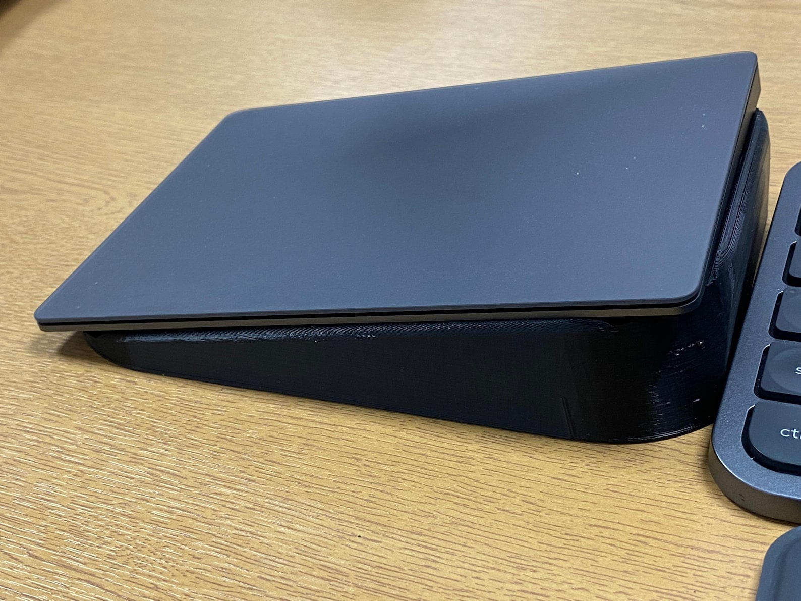 Apple Magic Trackpad 2 Ergonomic Holder for Left & Righthanded