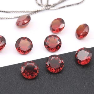 Granato rotondo nano almandino arancione rosso nano cristallo resistente al calore pietre artificiali granato da laboratorio 4,0-10,0 mm