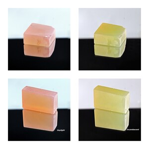 Puede incluir: Dos barras rectangulares de jab&oacute;n, una rosa y otra amarilla, se muestran bajo dos condiciones de iluminaci&oacute;n diferentes. La fila superior muestra las barras de jab&oacute;n a la luz del d&iacute;a, y la fila inferior muestra las barras de jab&oacute;n bajo una luz incandescente. Las barras de jab&oacute;n aparecen m&aacute;s amarillas bajo una luz incandescente.