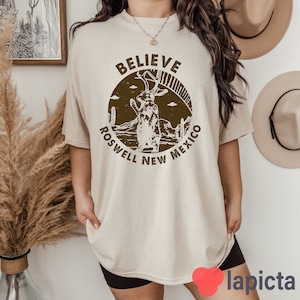 UFO cool grafische Southwest Jackrabbit Roswell New Mexico T-shirt, Jackalope shirt, Roswell Jackalope shirt, UFO&#39;s shirt, buitenaardse geschenken