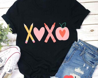 Camiseta de maestro con lápiz, crayón y manzana, camiseta de amor, camiseta de crayón, camiseta de maestro, camiseta de jardín de infantes, regalo del día del maestro