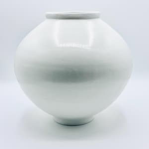 Handmade Korean moon jar (M950), satin matte white moon jar,  korean backja, moon vase, 달항아리, large White Porcelain Handmade vase