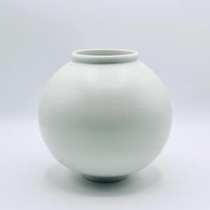 Handmade Korean moon jar (M675) vase, satin matte white moon jar,  korean backja, moon vase, 달항아리, White Porcelain Handmade vase