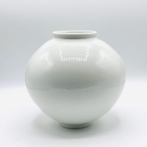 Handmade Korean white moon jar (M775), white round ceramic vase, korean backja, moon vase, 달항아리, large White Porcelain Handmade vase