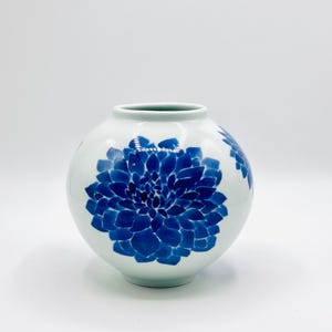 Made to order: Handmade Korean white moon jar, korean backja, moon vase, 달항아리, hand painted White Porcelain Handmade vase