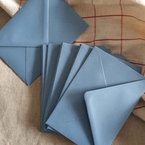Blauwe enveloppen