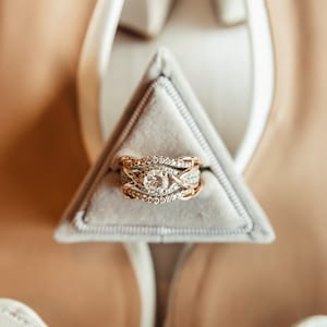 Proposal Ring Box in Triangle Shape for Engagement Ring or Wedding Band