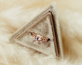 Triangle Velvet Ring Box: Modern Proposal Jewelry Display