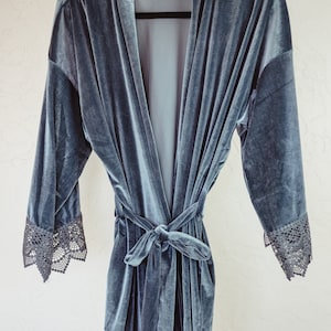 Velvet Bridesmaid Robe Wedding Gift for Bride Engagement or Bridal Shower Present Bridesmaid Proposal Gift Blue Bridal Party Robe