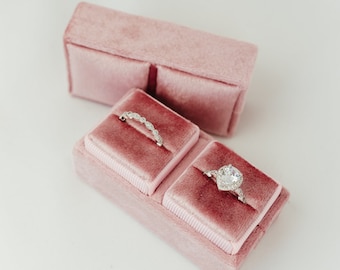 Fluwelen dubbele ringdoos: verloving en bruiloft, erfstukkwaliteit