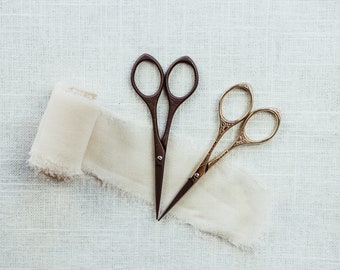 Forbici stile vintage per il regalo del giorno del matrimonio della sposa o kit di emergenza o fotografia Flat Lay Styling