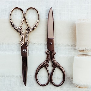 Tesoura estilo vintage para presente de casamento ou kit de emergência ou fotografia estilo flat lay