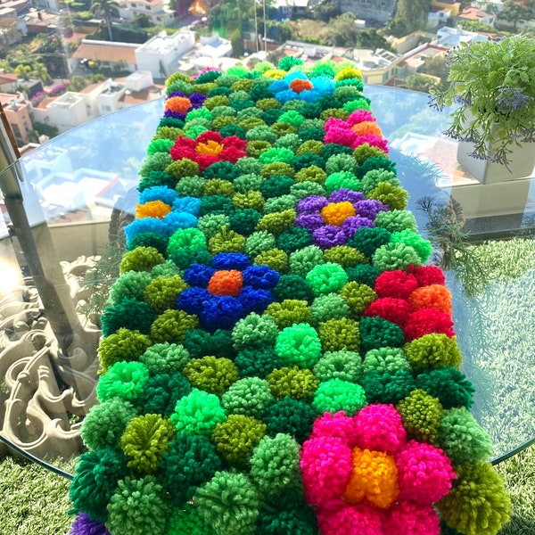 Pom Poms Rug / Colorful / Mexican Decor / Home Decor / HandMade / Reflexology / Carpet / Decorative Rug / Flowers / Table Runner / Pom pom