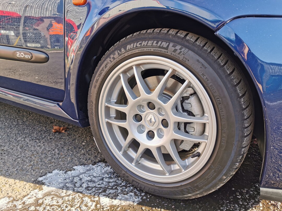 F1 ルノー ホイールテーブル