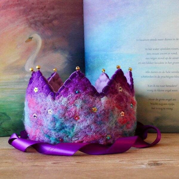 Waldorf inspired birthdaycrown celebration crown of wool and felt, felt birthday crown of wool and felt, Geburtstagkrone wolle und filz