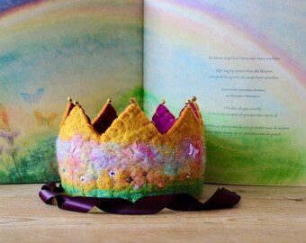 Waldorf inspired birthdaycrown celebration crown of wool and felt, vilten verjaardag kroon van wol en vilt, Geburtstagkrone wolle und filz