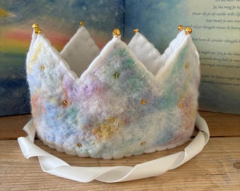 Korona urodzinowa Waldorf z filcu wełnianego i filcowego