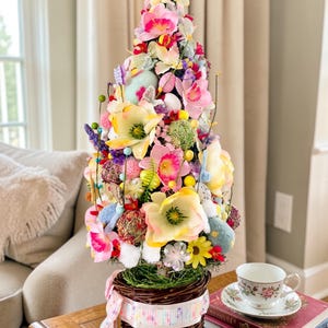 Árbol de Pascua de lujo único, hecho a mano, con conejitos, huevos y flores. Centro de mesa primaveral, escultura floral, colorida decoración de mesa, adorno de entrada.