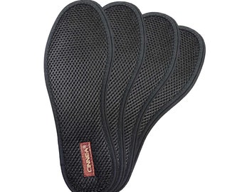 Puede incluir: Cinco plantillas de zapatos de malla negra con una etiqueta marrón que dice "Cinnea®".