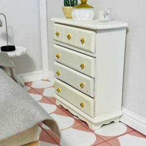 Maßstab 1:12 Puppenhaus Miniatur Ankleide Schubladen, 1/12 Puppenmöbel Kommode mit 4 Schubladen