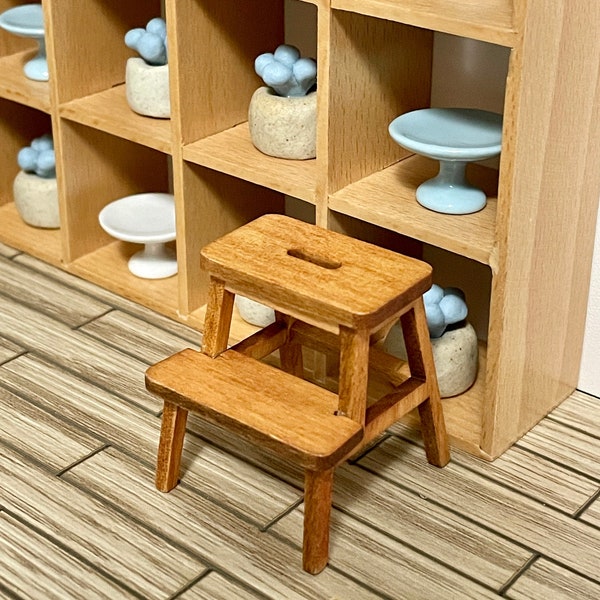 1:12 Scale Dollhouse Miniature Wooden Step Stool-Wood Colour, 1/12  Dollhouse Furniture Step Ladders Chair