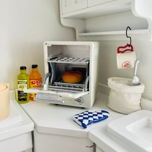1:12 Dollhouse Miniature Multi-Colour Countertop Toaster Oven W/Grill Plates-Cream/Green, 1/12 Dollhouse Kitchen Toaster Oven