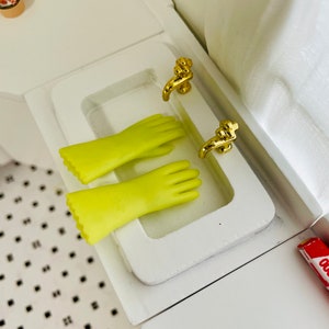 1:12 Dollhouse Accessaries Miniature Kitchen Cleaning Rubber Gloves,1/12 Dollhouse Washing Gloves