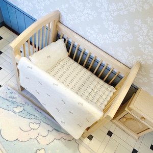 1:12 Scale Dollhouse Unpainted Miniature Baby Crib W/ Bedding Fabric, 1/12 Doll House Furniture Kid Bedroom Infant Bed