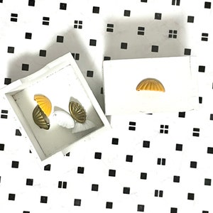 1:12 Scale Dollhouse Miniature Metal Scallop Shaped Drawer Handle Set of 2 , 1/12 Doll House Furniture Accessories Dresser Cabinet Handles