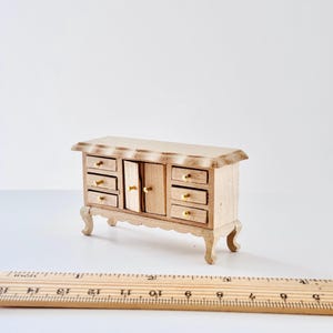 1:24 Miniature DIY unbemalte Kommode, 1/24 Puppenhaus-Möbel Schlafzimmer Wohnzimmer Schubladen (Half Inch Scale)