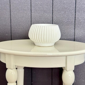 1:12 Scale Dollhouse Stripped Round Vase, 1/12 Doll House Decor Pot
