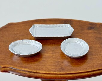 Supporto per piastra per casa delle bambole fatto a mano, espositore in miniatura in scala 1:12 - Italia Supporto per piastra per casa delle bambole fatto a mano, espositore in miniatura in scala 1:12 - Italia
