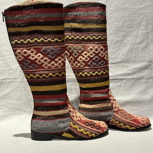 Tamanho 7 -- Botas Kilim -- Botas de design -- Botas exclusivas -- Tamanho 7 EUA -- Botas Western -- Botas Cowboy -- Botas Cowgirl -- Confortáveis