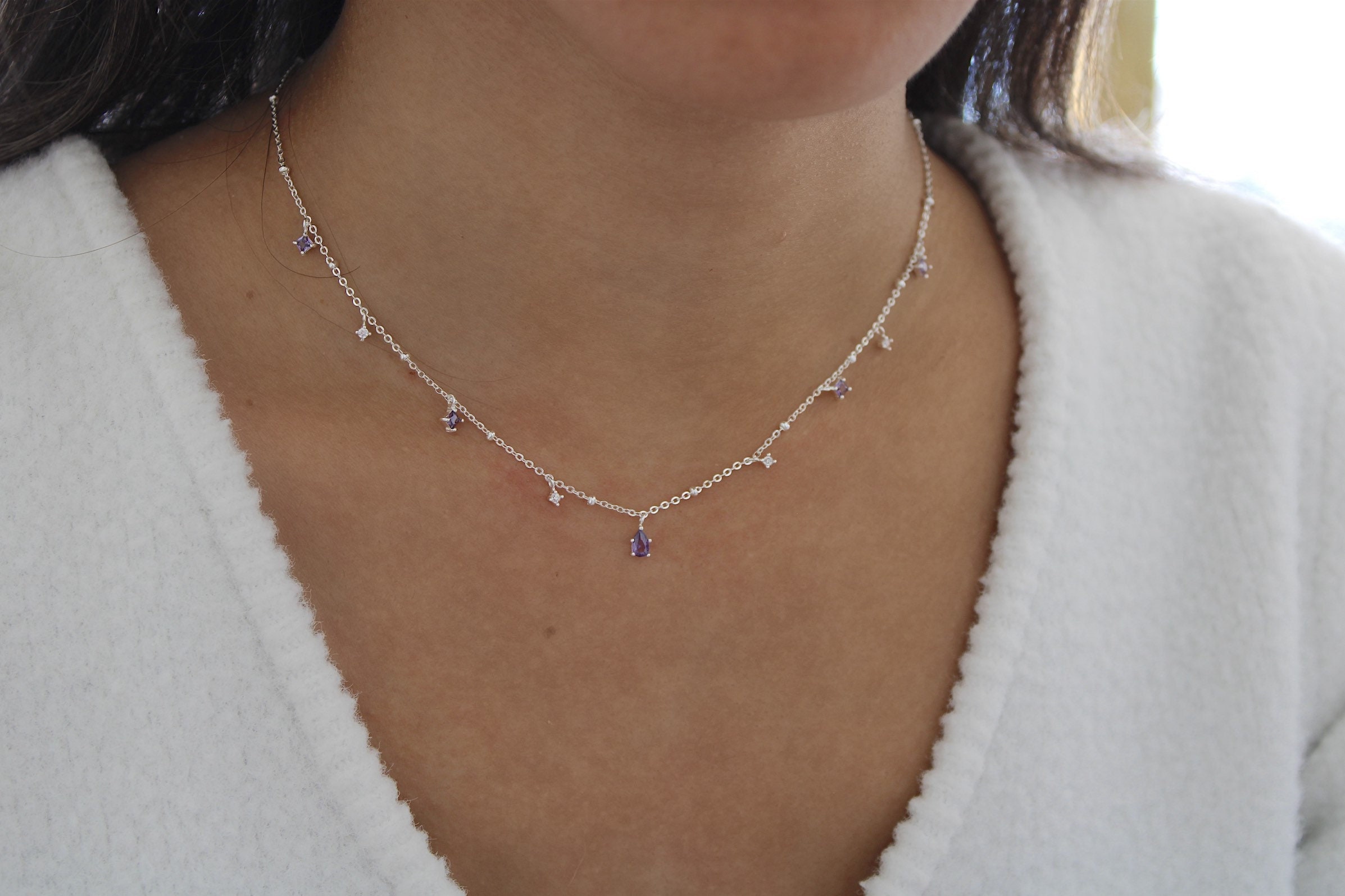 Necklace that sits sale on collar bone