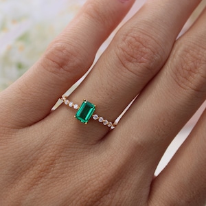 Infinity Emerald Ring, Emerald Dainty Baguette Stacking Ring, Gold Minimalist Emerald Ring, Dainty Promise Emerald Ring, Gold Eternity Ring