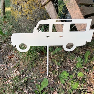 Decoração de jardim Landrover Defender 110, revestido a pó branco