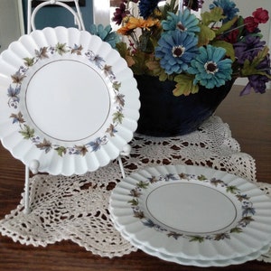 Vintage dinner plates, J & G. Meakin, England, Classic White Woodland, leaf print