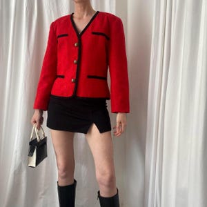 Vintage 80s/90s Boxy Bright Red Boucle Short Tailored Blazer Jacket with Gold Buttons and Black Trim UK 12