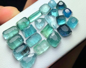 26 カラットのトルマリン ローズカット ロット。アフガニスタン産の天然ブルーのトルマリン ローズカット ロット。